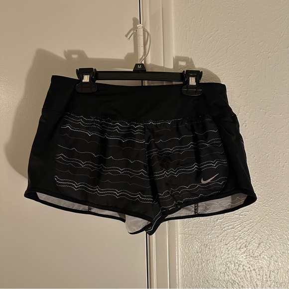 Dri Fit Nike Athletic Shorts Women Size Small - Picture 2 of 13